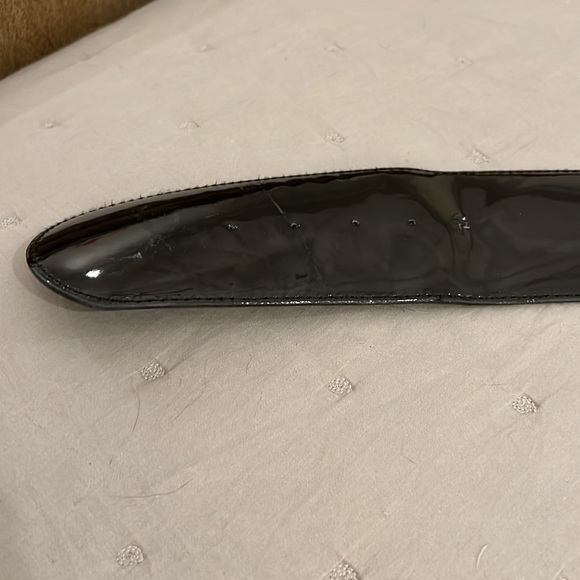 Vintage wide black patent belt. Gives you a tiny waist. Perfect for dresses. - Picture 7 of 11